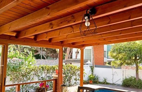 Castelldefels Villa | Villa con estilo en la playa