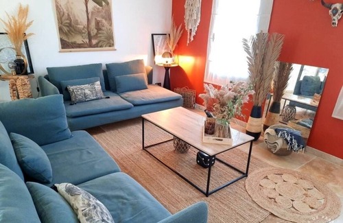 Faucon Villa | Villa Contemporaine en Bois Avec Piscine Chauffée et Animaux Acceptés