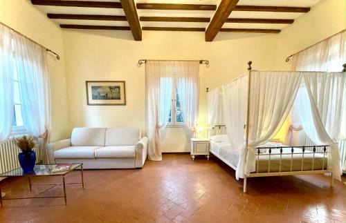 Fauglia Hotel | Villa Conti
