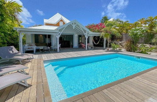 Anse des Rochers Villa | Villa Corail, pool, garden, secure access and close to beach and center