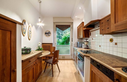 Merano Apartment | Villa Coris Apartment Magnolia with Garden