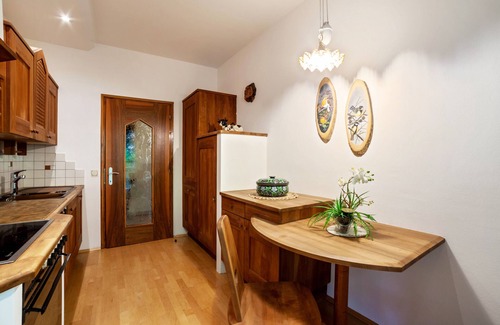 Merano Apartment | Villa Coris Apartment Magnolia with Garden