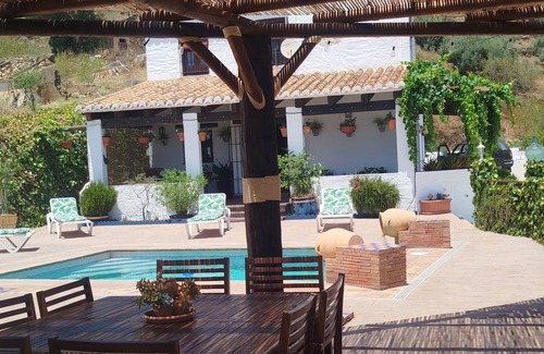 Arenas House | Villa 'Cortijo Miraflores' with Sea Views, Private Pool, and Wi-Fi