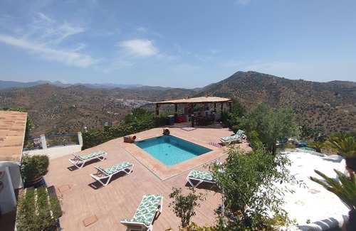 Arenas House | Villa 'Cortijo Miraflores' with Sea Views, Private Pool, and Wi-Fi