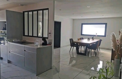 Saint-Thibery Villa | Villa d Architecte au Cœur des Vignes et à 15 min des Plages