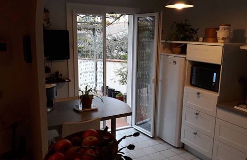 Montfrin Villa | Villa de 3 Chambres, Climatisée et Sécurisée Entourée D'un Jardin Clos