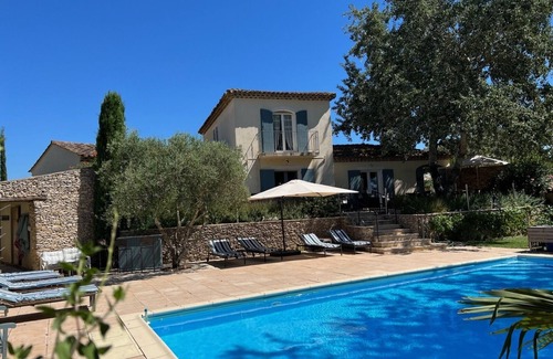 Argilliers Villa | Villa de Charme, à Proximité Immédiate D'uzes et du Pont du Gard