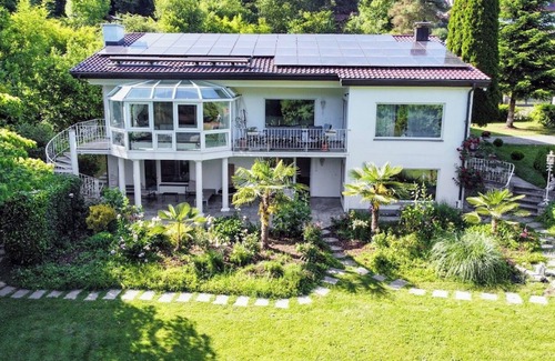 Hohentengen am Hochrhein Villa | Villa Rheinblick: Riverside Gem near Zürich