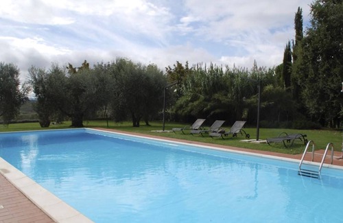 Ranciano Villa | Villa del Lago. Independent Villa up to 18 guests. Private heated pool