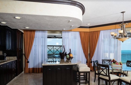 Puerto Juarez Condo | Villa Del Palmar, Luxurious 3 Bedroom, 4 Bt suite w/amazing Oceanfront view!