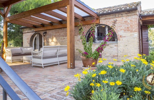 Potenza Picena Villa | Villa Deliziosa, few km away from sea