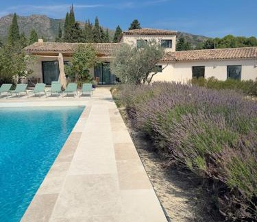 Eyguieres Villa | Villa des Glauges