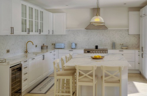 Mouans-Sartoux Villa | Villa des Lilias: newly renovated with amazing pool & gym, French Riviera