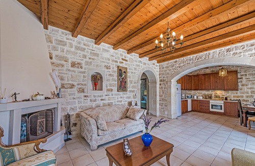 Prines Villa | Villa Despina in Prines Crete: A/C, Pr. pool, WiFi.