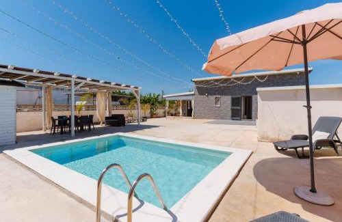 Torre Ovo House | Villa Dilauro con piscina exclusive