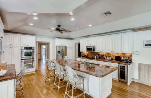 West Palm Beach House | Villa Dolce Vita - Luxuriate in Sweeping Intracoastal Views of Palm Beach