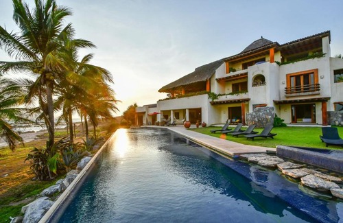 Petacalco House | Villa Don Luis Troncones