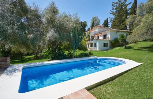 Marbella Villa | Villa Dos Palomas on the Golden Mile in Marbella