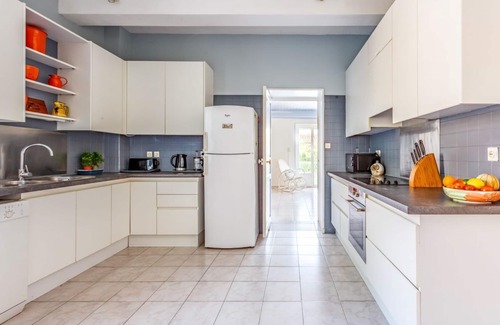 Cruzy Villa | Villa Du Midi - Four Bedroom Villa, Sleeps 8