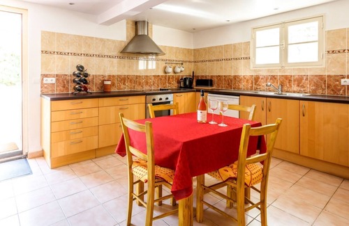 Cruzy Villa | Villa Du Midi - Four Bedroom Villa, Sleeps 8