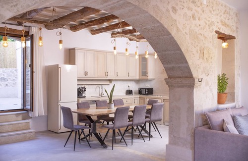 Frantzeskiana Metochia Villa | Villa Evelyn is a retreat of relaxation close to Rethymno