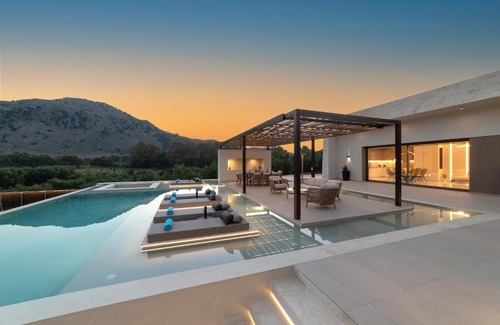 Georgioupolis Villa | Villa El by PosarelliVillas