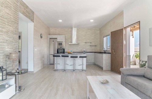 Barbate House | Villa 'El Olivar 1' with Mountain Views, Wi-Fi and Air Conditioning