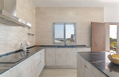 Barbate House | Villa 'El Olivar 1' with Mountain Views, Wi-Fi and Air Conditioning