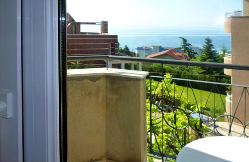 Saints Constantine and Helena House | Villa Elfi