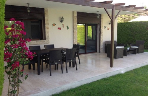 Alacati Villa | VILLA ELITE CESME WITH PRIVATE POOL VILLA FOR DAILY RENTAL