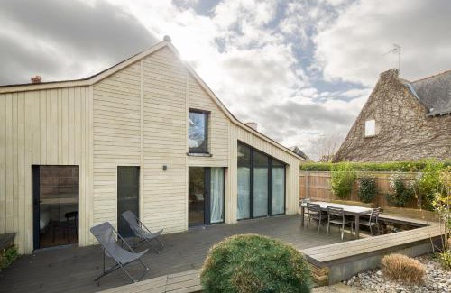 Saint-Briac-sur-Mer House | Villa Emeraude by Cocoonr