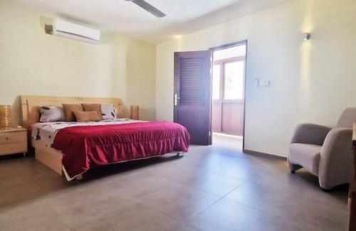 Lagun Villa | Villa Enchanting Seaside Villa in Lagun, Near Playa Lagun and Playa Jeremi