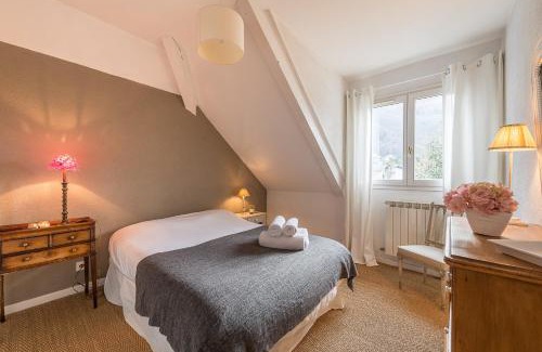 Annecy-le-Vieux House | Villa Enfance - Piscine privée et proche Lac d'Annecy