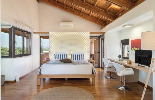 Kontomari Villa | Villa Epavlis, Two Amazing Pools & Hot Tub