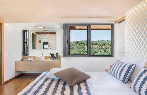 Kontomari Villa | Villa Epavlis, Two Amazing Pools & Hot Tub
