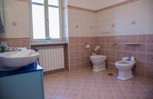 Isola Sacra Bed & Breakfast | Villa Erasi Guest House