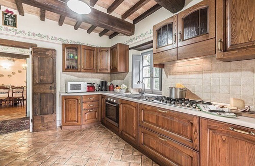 Ripoli Villa | Villa Etra: An elegant and welcoming two-story villa in the characteristic style of the Tuscan countryside, with Free WI-FI.