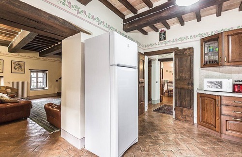 Ripoli Villa | Villa Etra: An elegant and welcoming two-story villa in the characteristic style of the Tuscan countryside, with Free WI-FI.