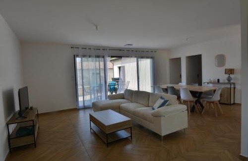 Ruoms Villa | Villa Evan Climatisation individuelle par pièce proche du centre-ville