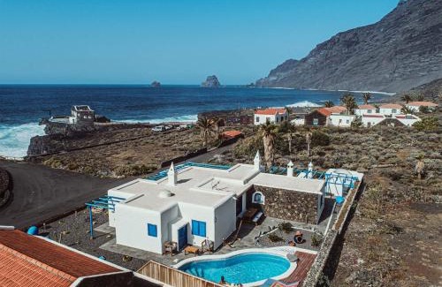 Isora Villa | Villa Exclusiva en El Hierro con Piscina Privada y Zona de Barbacoa