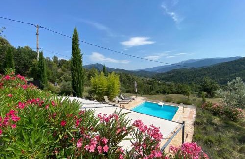 Buis-les-Baronnies Bed & Breakfast | Villa Férus Piscine chauffée chambres d'hôtes