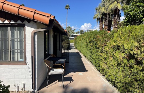 Downtown Palm Springs Villa | Villa F - a stand alone 1bed/1bath with kitchen steps from downtown Palm Springs