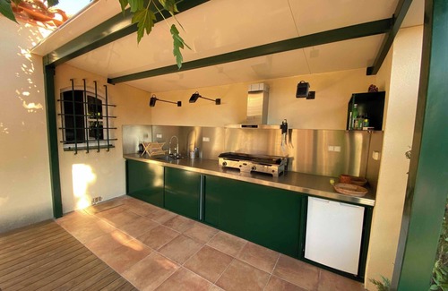 Montesquieu-des-Alberes Villa | Villa for family vacation up to 15, near the sea, pool, A/C, pétanque, plancha