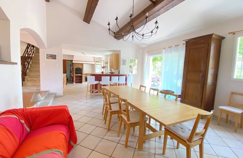 Montesquieu-des-Alberes Villa | Villa for family vacation up to 15, near the sea, pool, A/C, pétanque, plancha