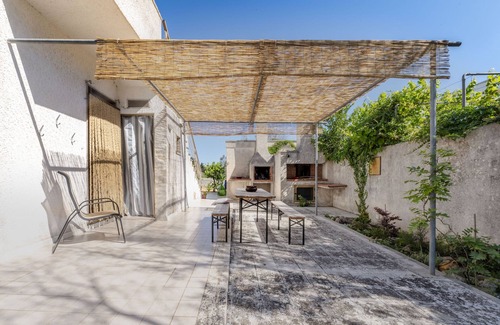 Torre dell'Orso Villa | Villa 'Fabiana' with Private Terrace and Private Garden