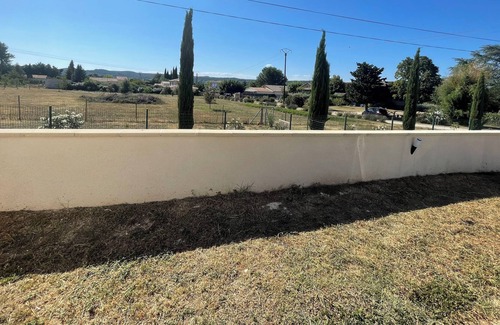 Venejan Villa | Villa Fleuri sur Grand Terrain au Calme Sans vis à vis Avec Piscine et Jacuzzi