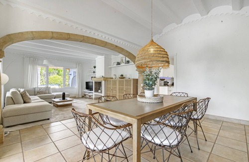 Ermita Villa | Villa 'Flores' with Private Pool, Wi-Fi and Air Conditioning