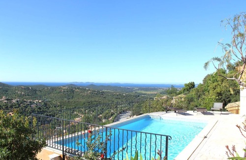 La Londe-les-Maures House | Villa for 8 people with pool and sea view in the Valcros estate in La Londe les Maures