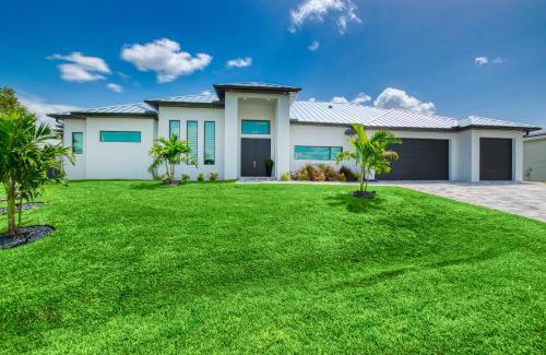 Pelican Villa | VILLA FOURTASTIC VIEW - 4 BEDS - 4,5 BATHS - 8 GUESTS - GULF ACCESS & POOL/SPA - BOAT