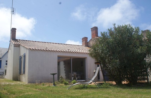Saint-Gilles-Croix-de-Vie House | Villa, large garden, wifi, 400m from the beach and 600m from the market